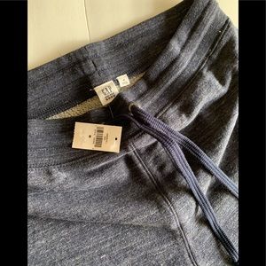 GAP Men’s 85%cotton/15%polyester navy blue long shorts Size Medium